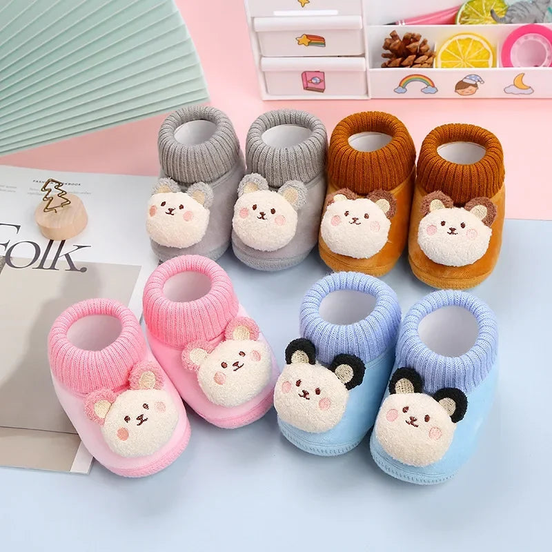 BärenSchritt – Plüsch-Krabbelschuhe mit Anti-Rutsch-Sohle 🐻👟