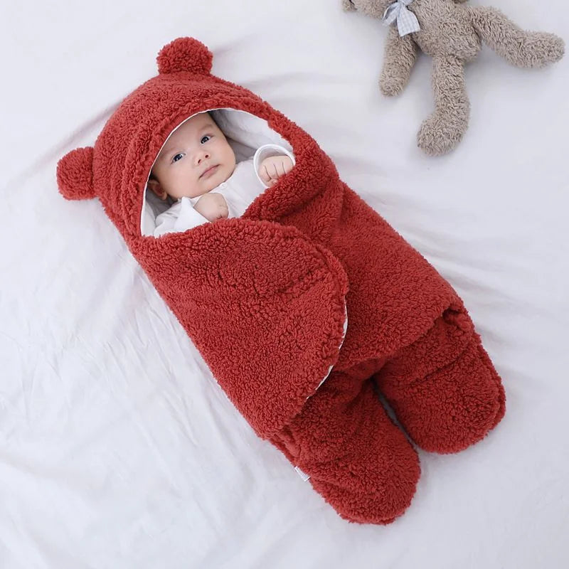 KuschelBär – Plüsch-Strampler für den Winter 🐻❄️