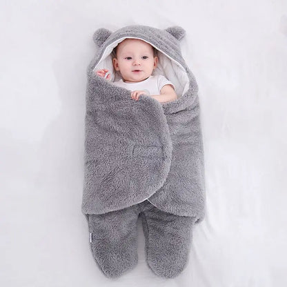 KuschelBär – Plüsch-Strampler für den Winter 🐻❄️