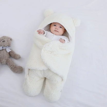 KuschelBär – Plüsch-Strampler für den Winter 🐻❄️