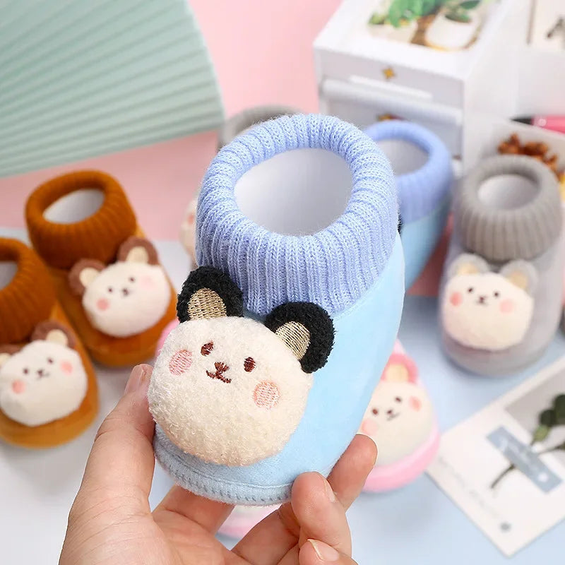 BärenSchritt – Plüsch-Krabbelschuhe mit Anti-Rutsch-Sohle 🐻👟