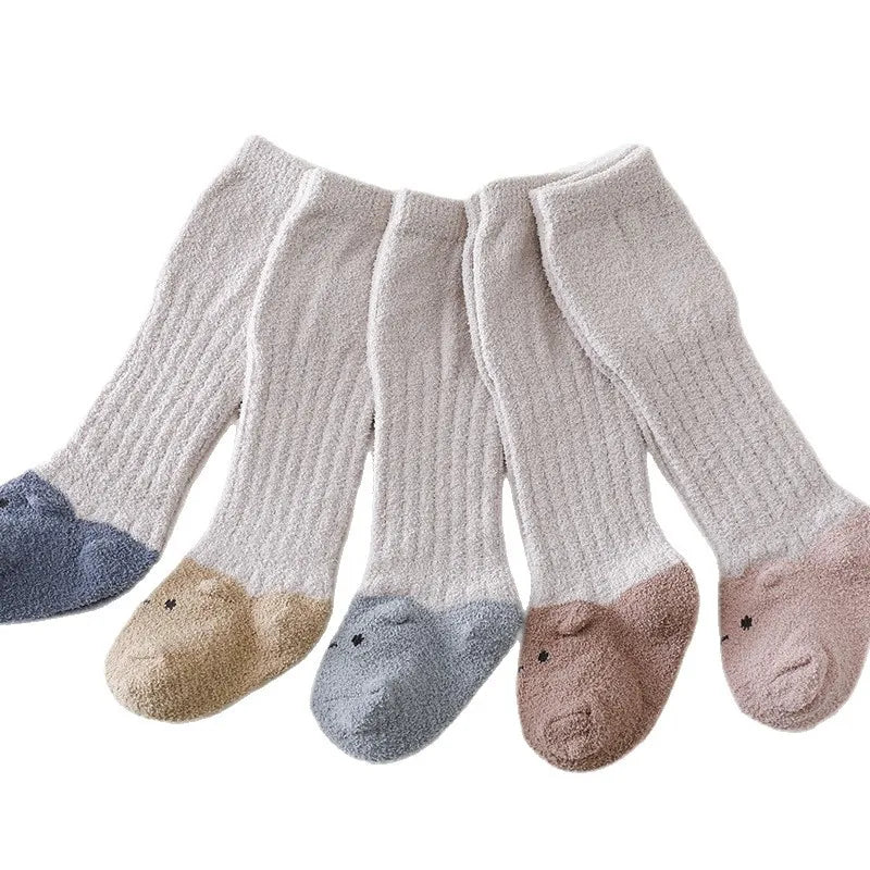 KuschelKnie – Kniestrümpfe aus Korallenfleece für Babys 🧦❄️