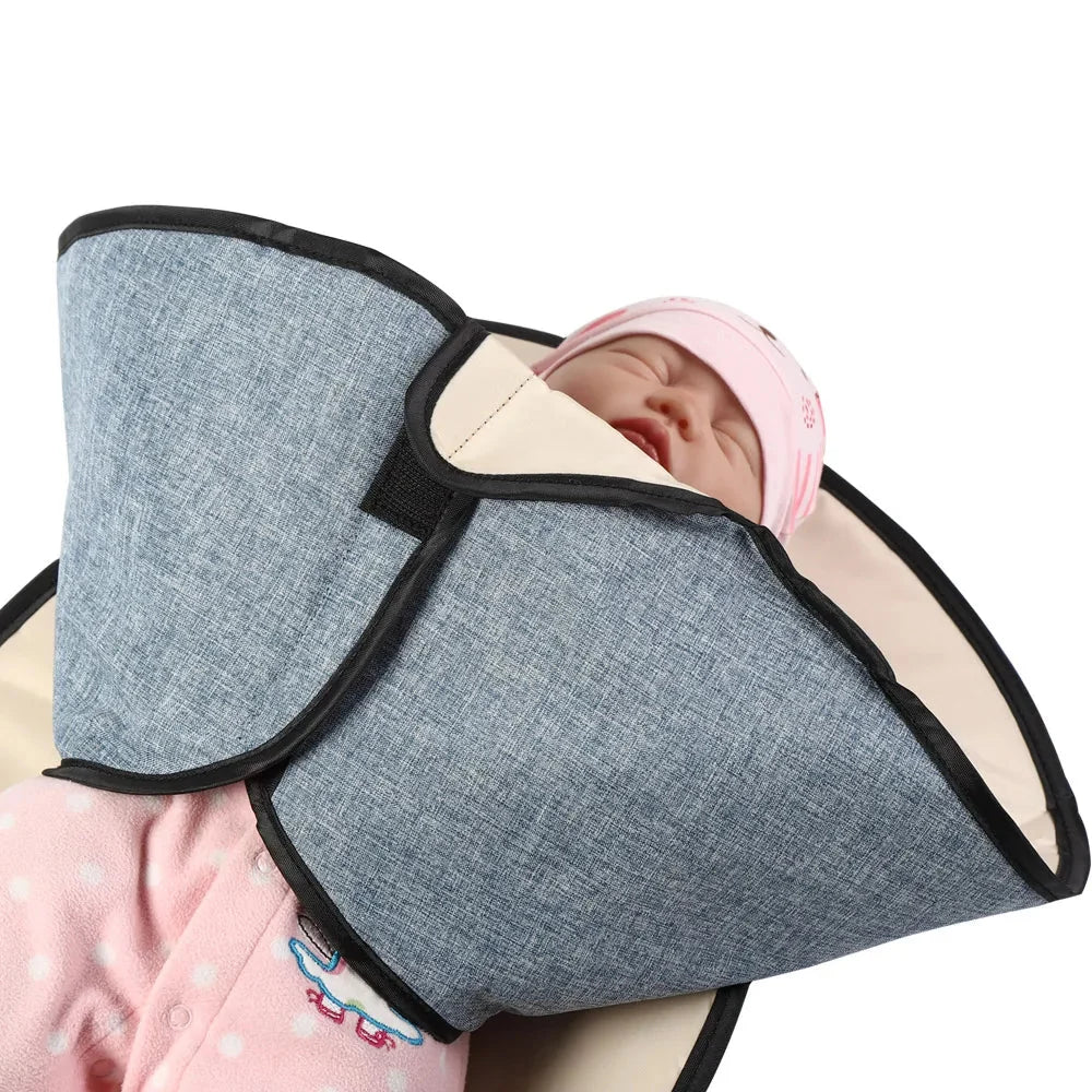2-in-1 tragbare Wickelunterlage mit Aufbewahrungstasche
