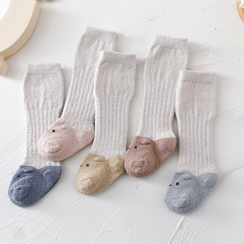 KuschelKnie – Kniestrümpfe aus Korallenfleece für Babys 🧦❄️