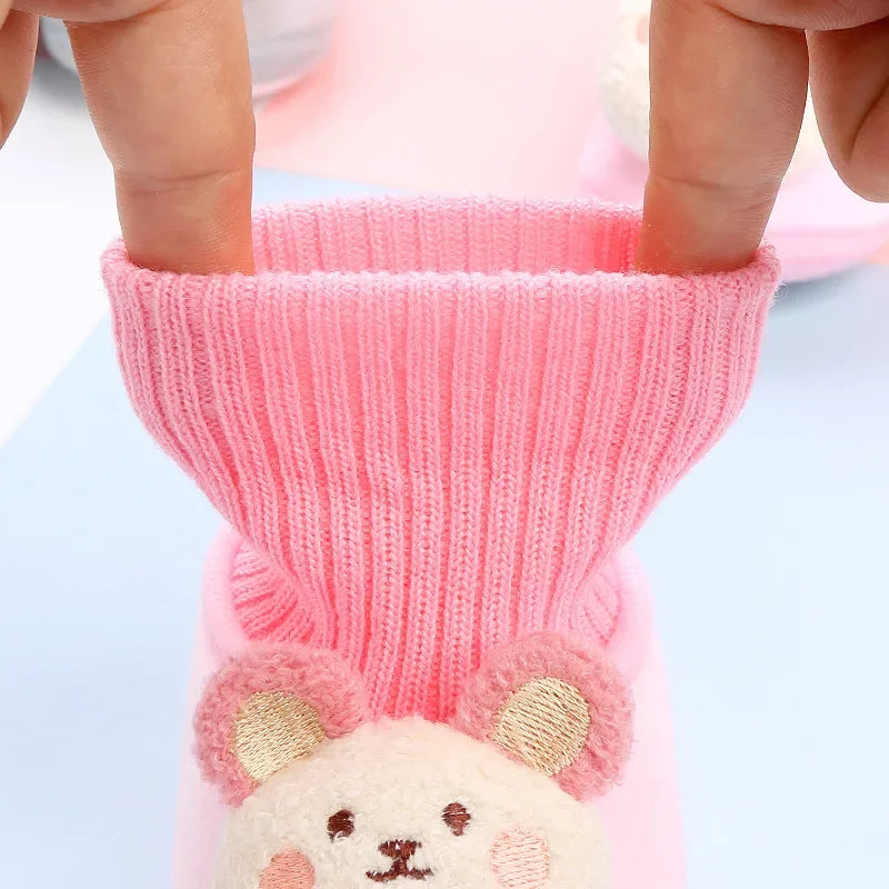 BärenSchritt – Plüsch-Krabbelschuhe mit Anti-Rutsch-Sohle 🐻👟