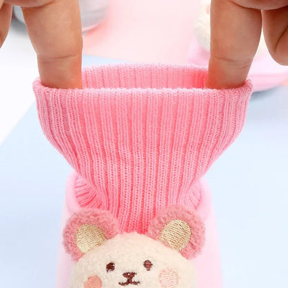 BärenSchritt – Plüsch-Krabbelschuhe mit Anti-Rutsch-Sohle 🐻👟